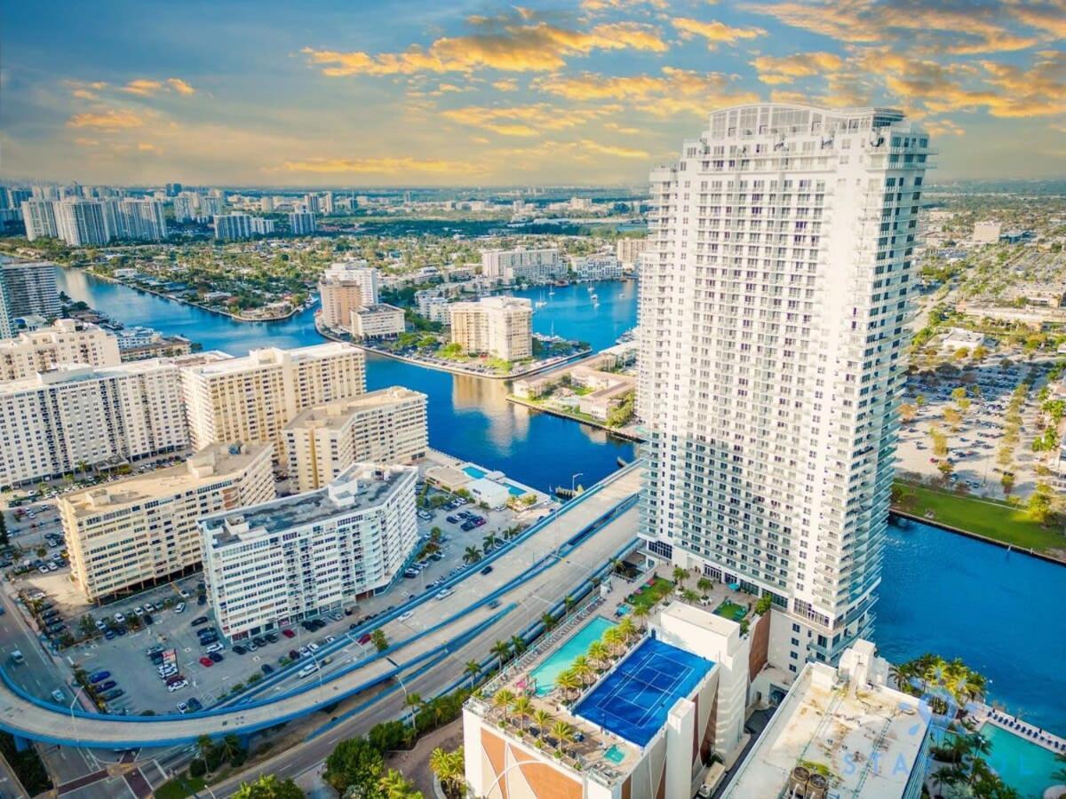 Coastal Relaxation - Parking Included - Amazing Pools Apartment Hollywood Exterior foto