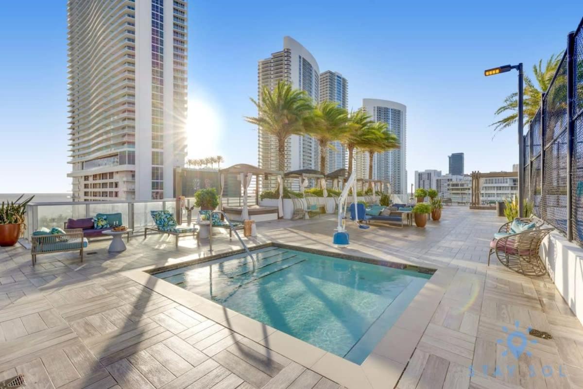 Coastal Relaxation - Parking Included - Amazing Pools Apartment Hollywood Exterior foto