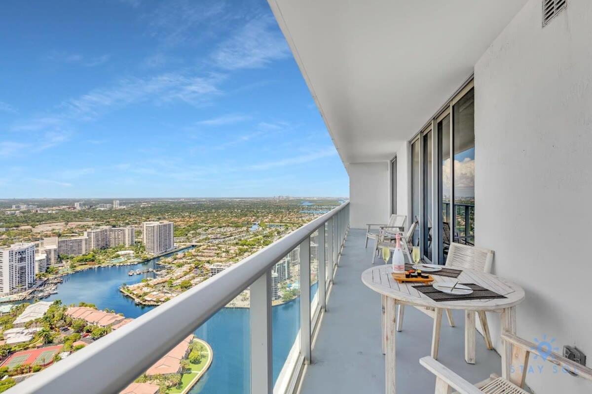 Coastal Relaxation - Parking Included - Amazing Pools Apartment Hollywood Exterior foto